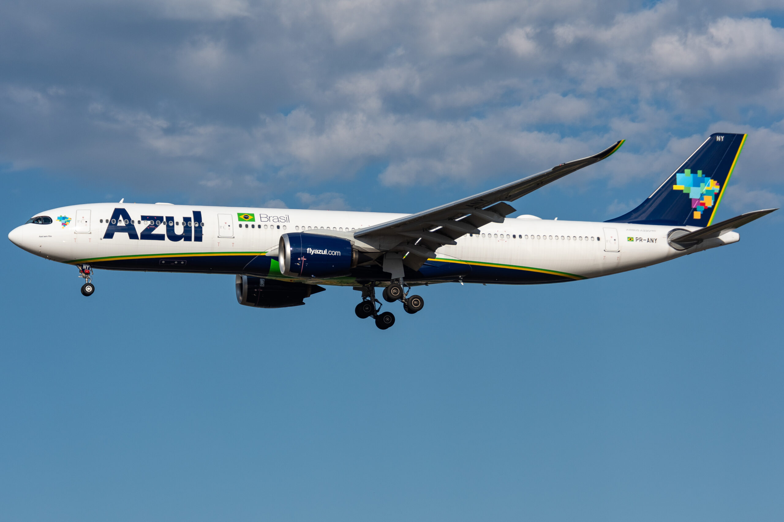 azul-aviao-scaled Início